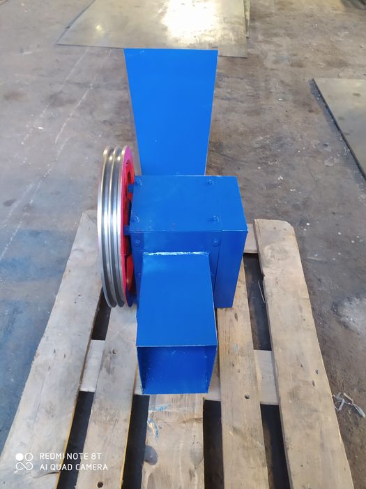 Дробілка гілок двох вальна