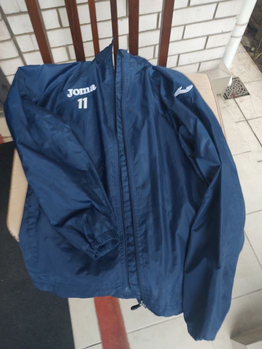 Продам фірмову Вітровку JOMA