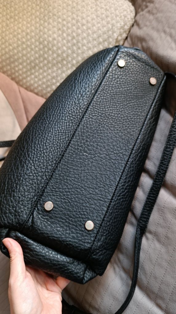 Czarna torebka shopper Parfois