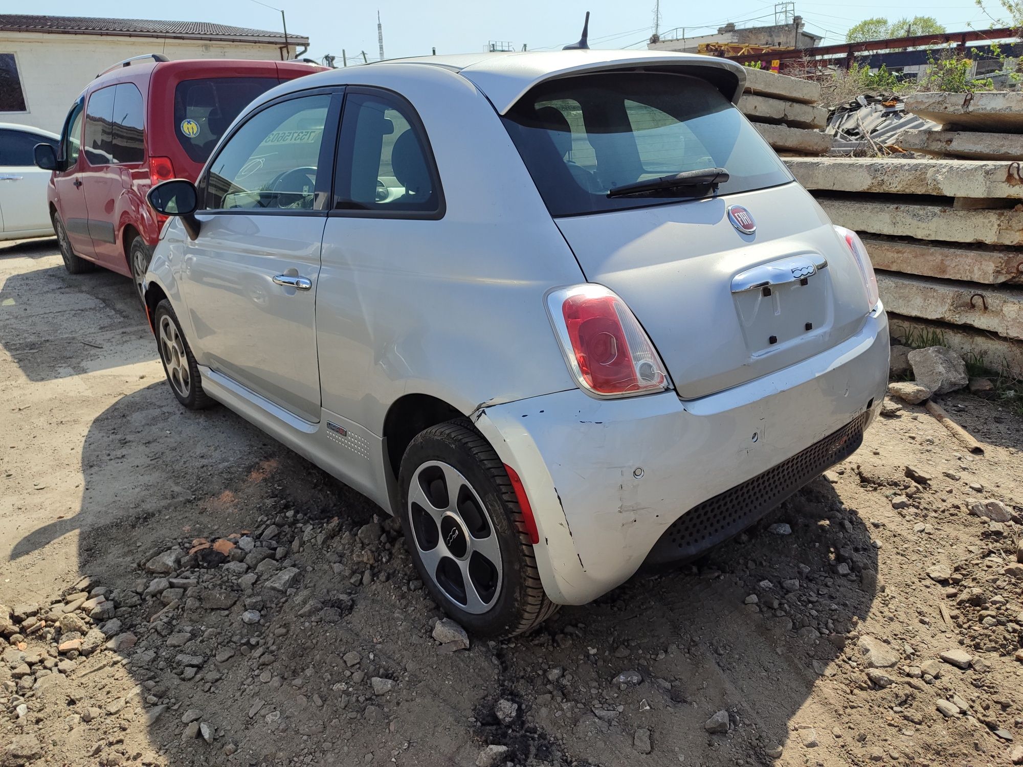 Fiat 500E  жива батарея