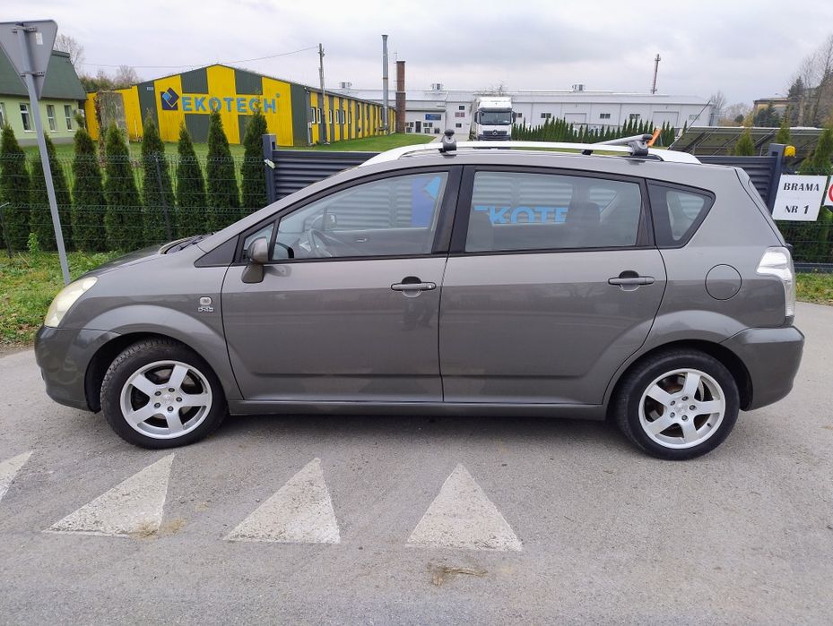 Toyota Corolla Verso 2005 r 2.0 Dizel Przebieg 166 Tyś