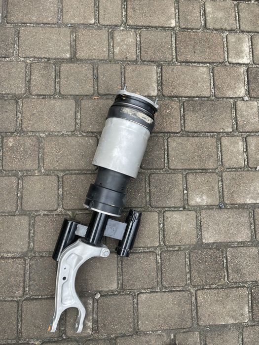 Tesla Model X Также встречаєтся о совместимості с некоторьіми моделями