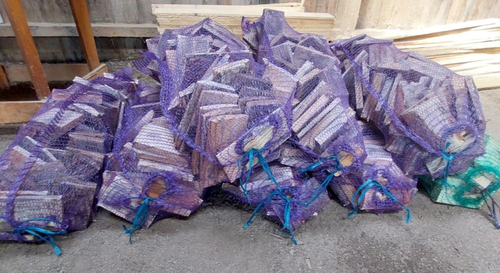 Drzewo opałowe pakowane w worki