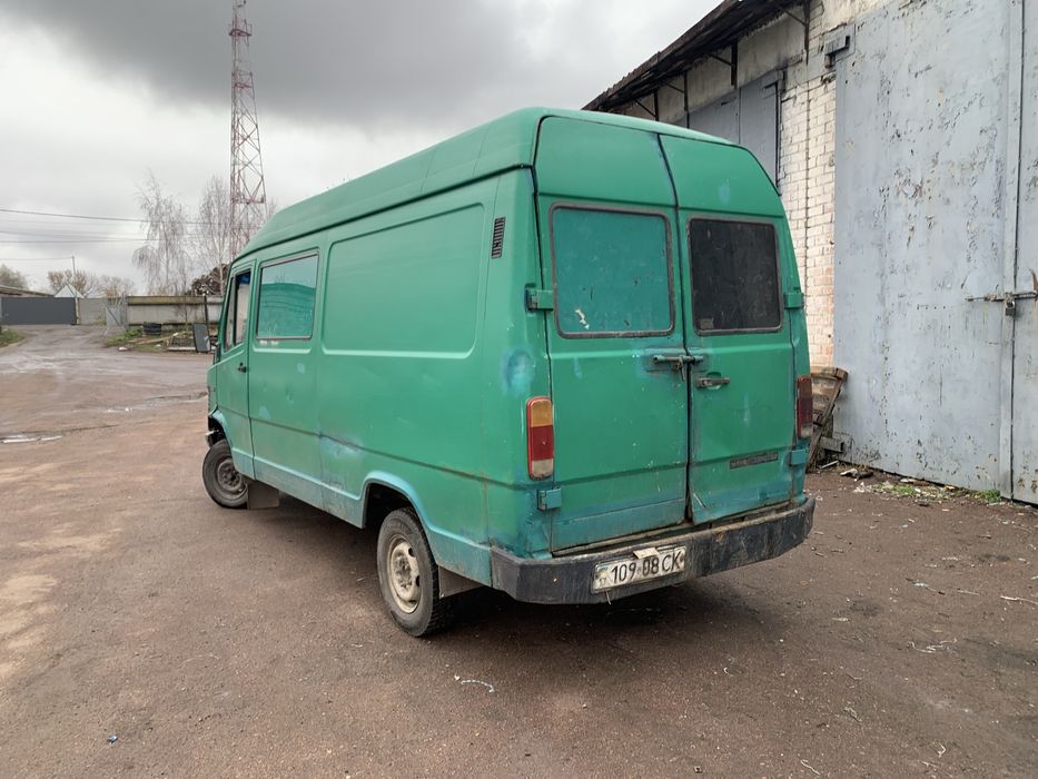 Продам бус мерседес т 1 на впевненому ходу