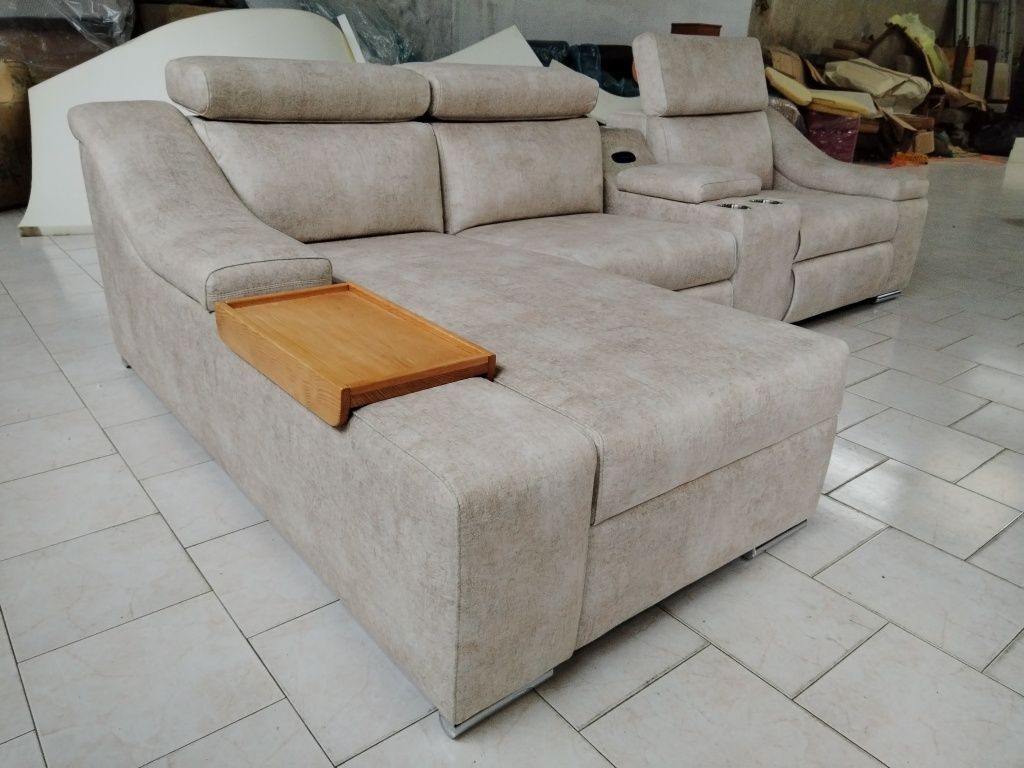 Sofá com relax elétrico/Sofa with electric reclining function.