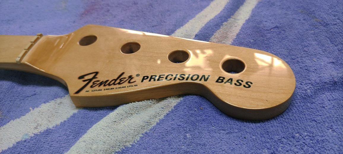 Fender precision bass (Гриф мастеровой )