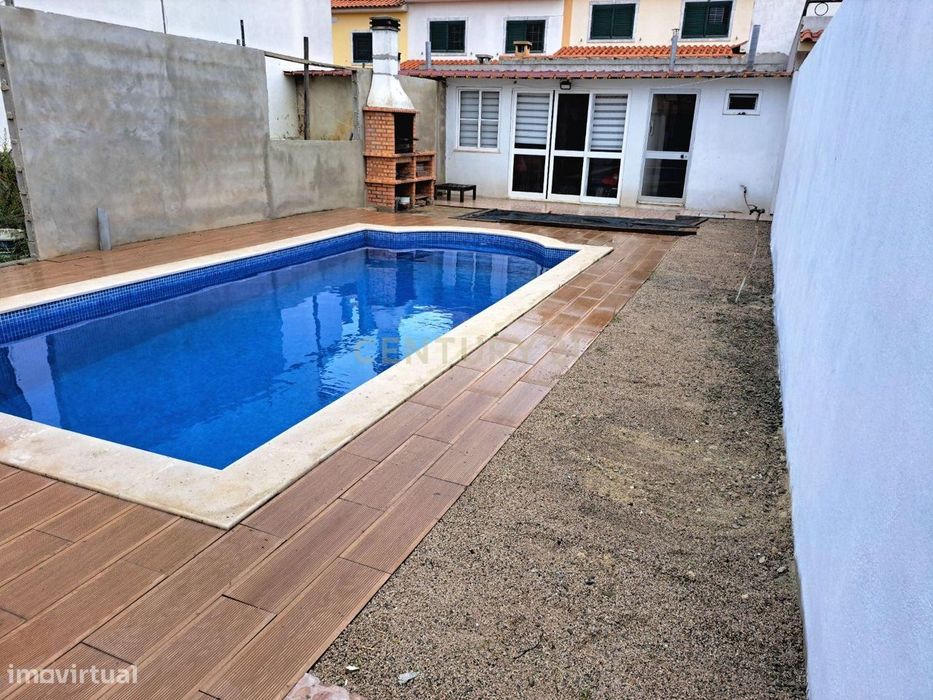 Lote de Terreno Urbano para construção/ com benfeitorias Quinta das La