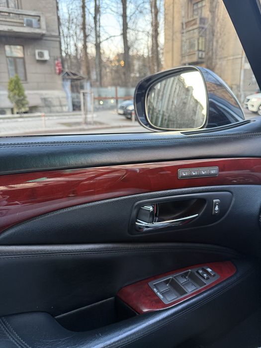 Продам lexus ls 600 hl