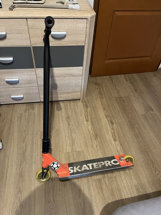 Hulajnoga wycxynowa typu street