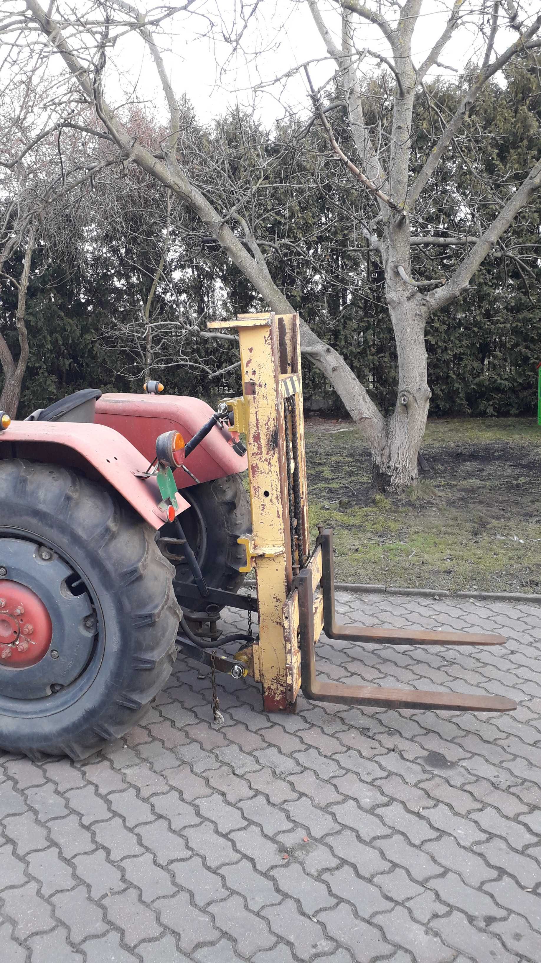 lekki maszt podnosnik do ciagnika rolniczego widlak na ciagnik C33 T25