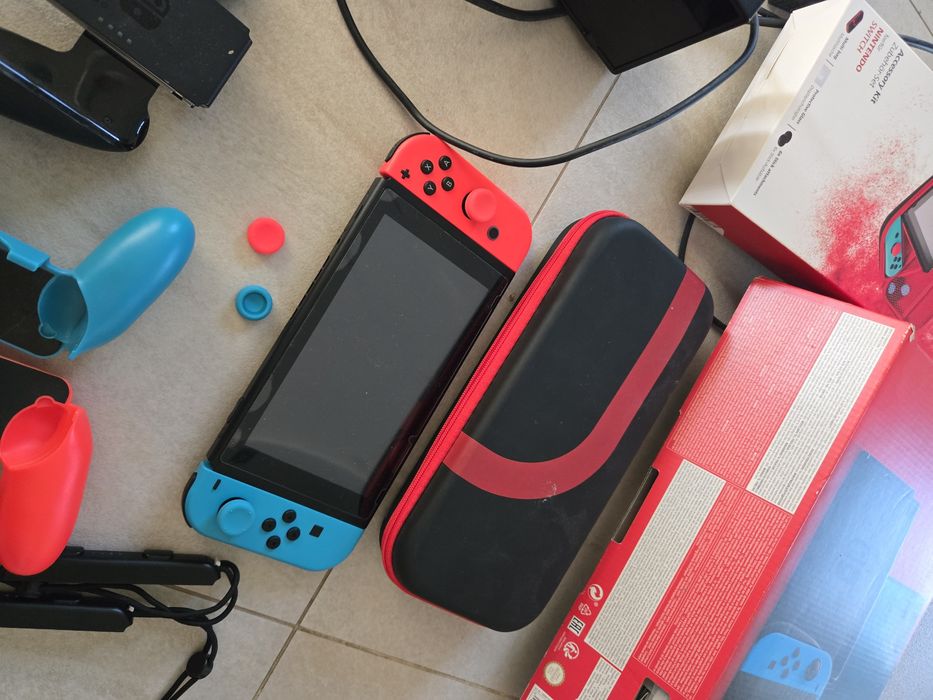 Konsola NINTENDO Switch HAC-001(-01) + Kontroler Switch