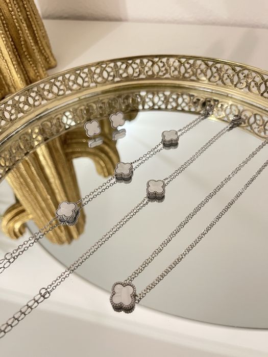 Colares brincos e pulseiras  TREVO