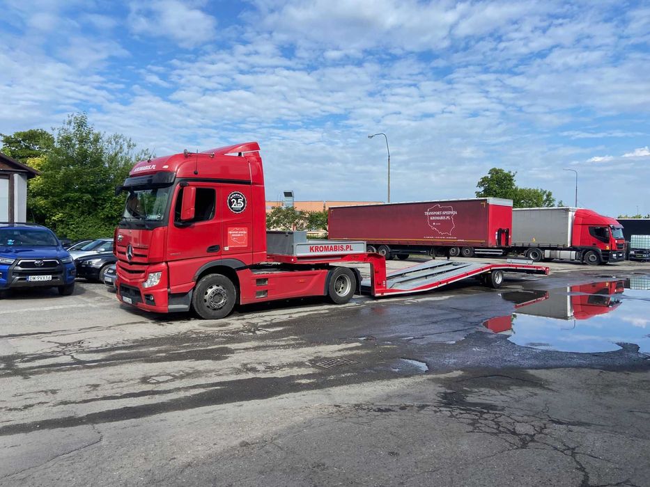 Naczepa , laweta do transportu ciągników siodłowych  ,   wynajem ,