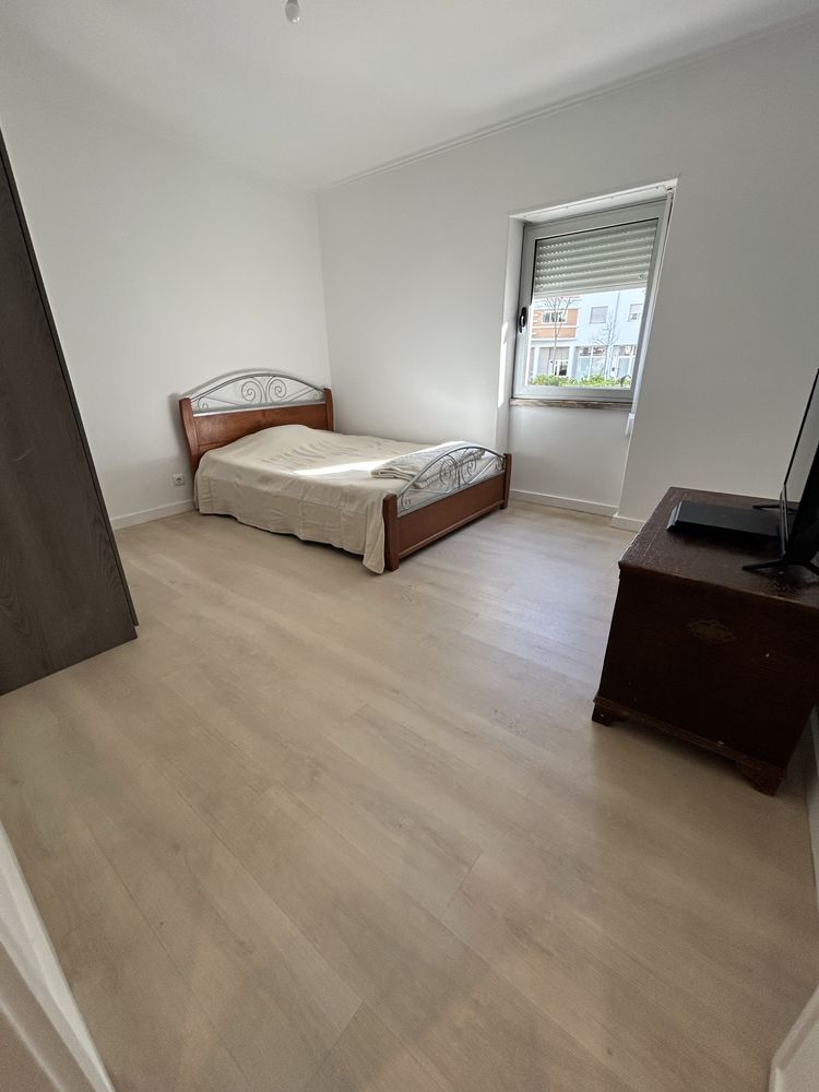 Apartamento T2  Oeiras  perto de praias A5 e marginal.