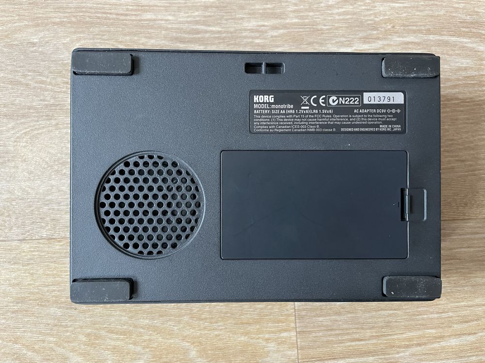 Korg Monotribe (ver. 2.1) com clickless mod e Midi