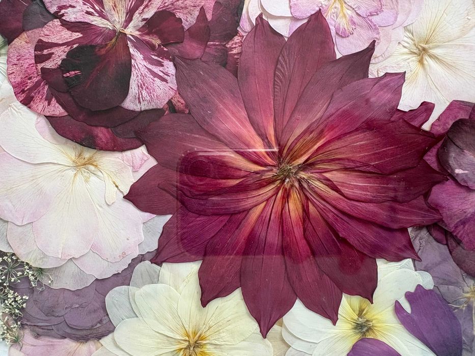 Obraz z kwiatami suszonymi 33x33 cm "Westchnienie romantyczności"