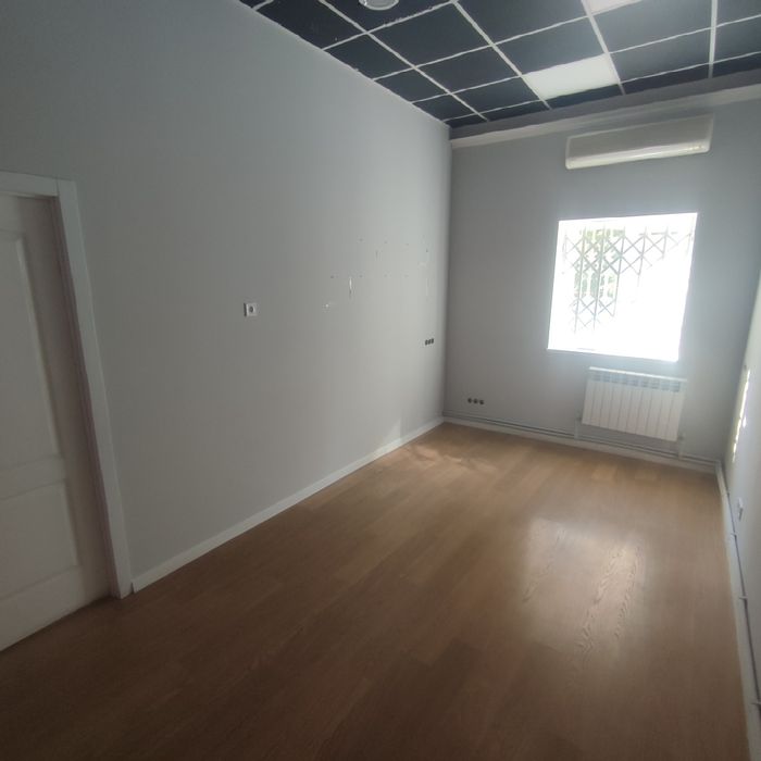 Приміщення на проспекті Олександра Поля 100