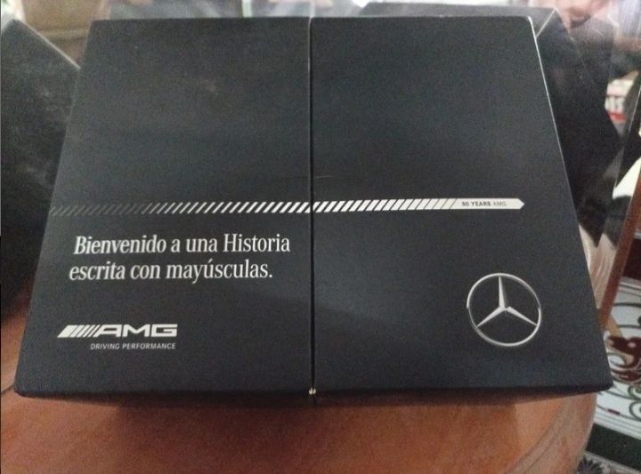 1:43 Mercedes 300 SEL 6.8 AMG Minichamps Sportline