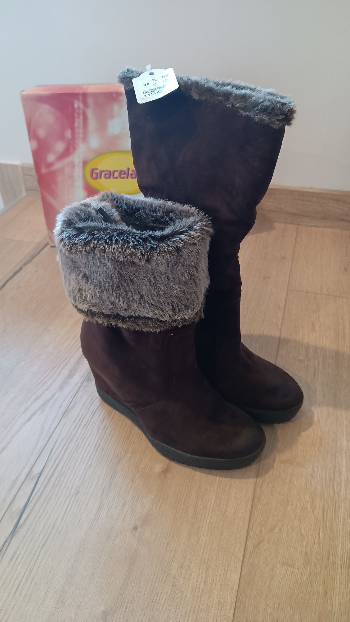 Nowe kozaki z futerkiem 38 Graceland Deichmann