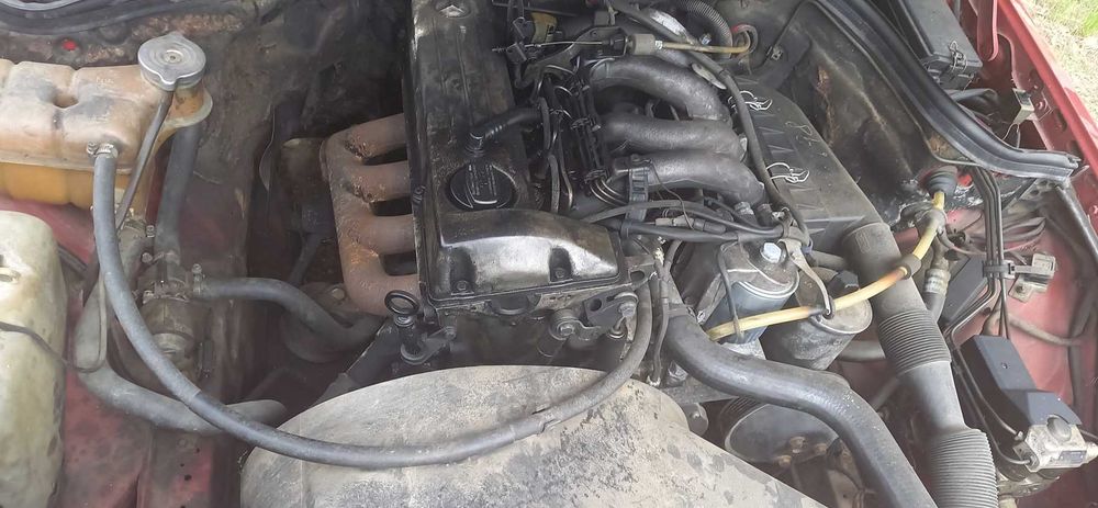 Vendo Mercedes 200D w124 às peças