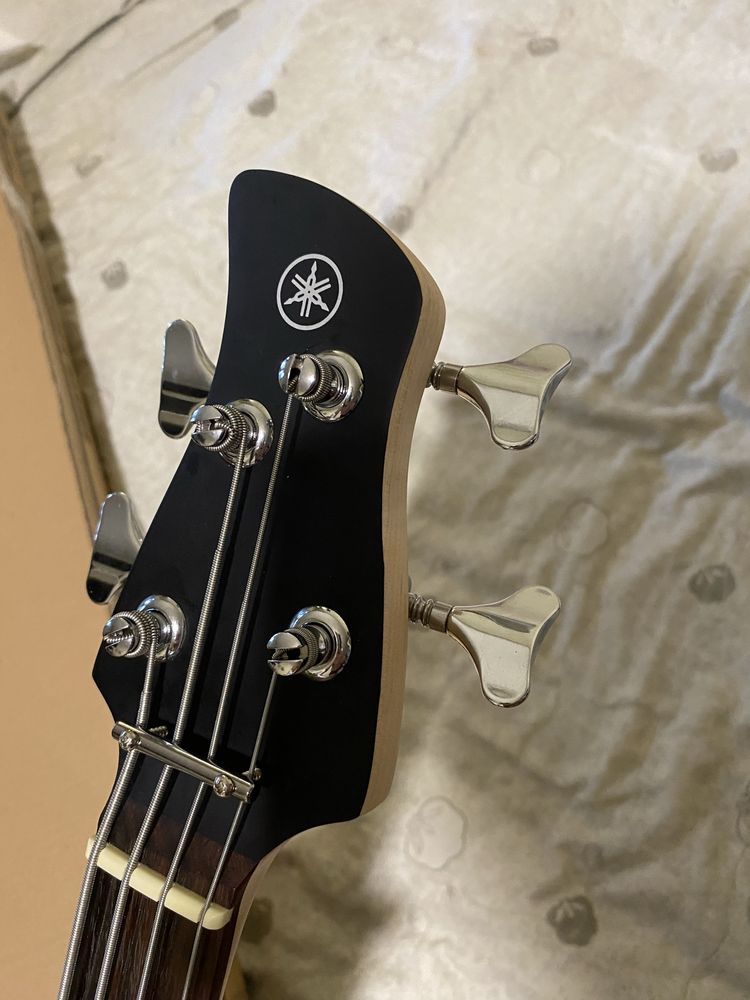 4 струн бас гітара Yamaha TRBX174
