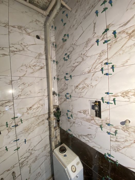 Укладка кафеля керамогранит мозайка любой сложности также РЕМОНТ