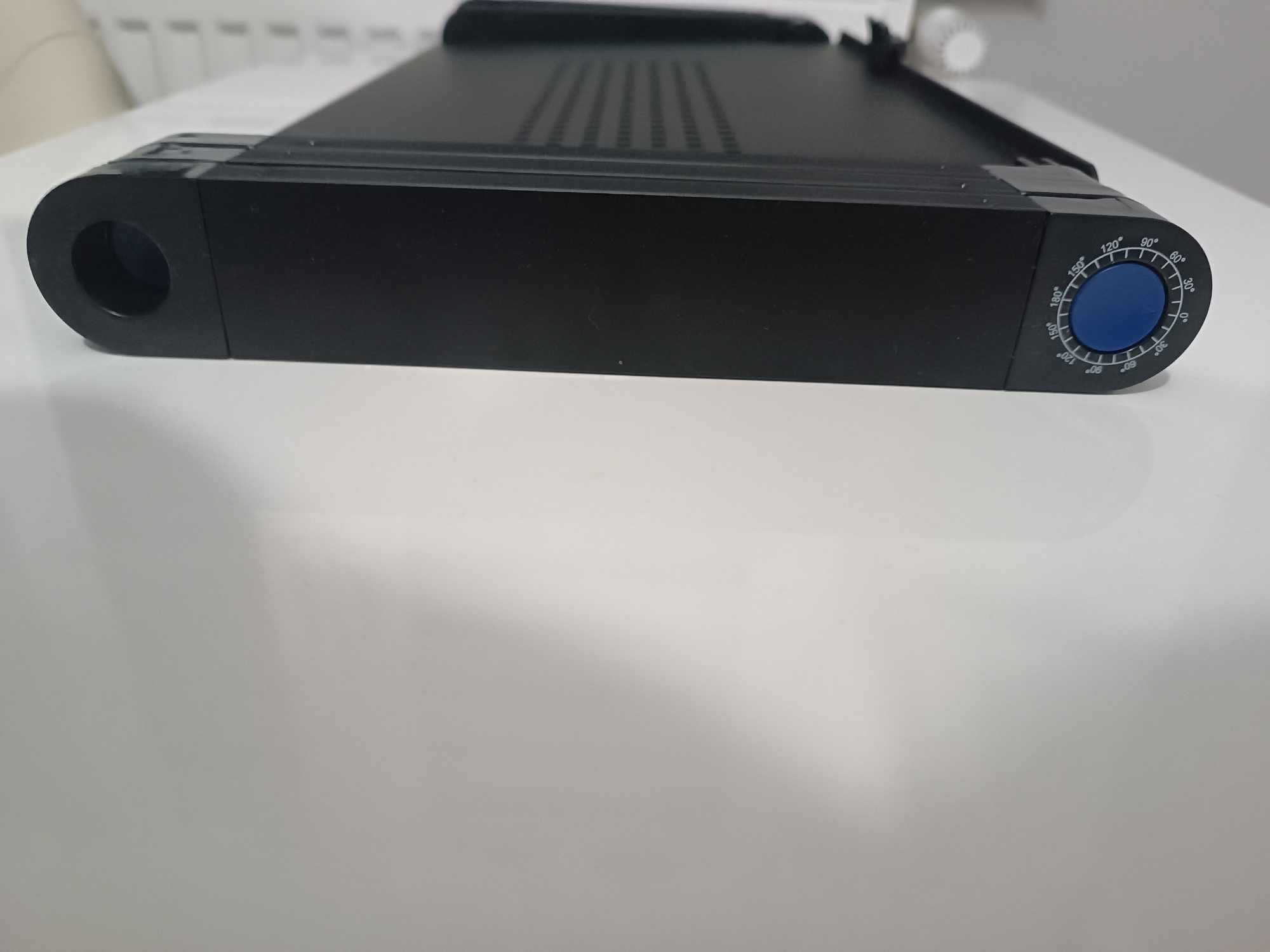 Wielofunkcyjny stolik pod laptopa