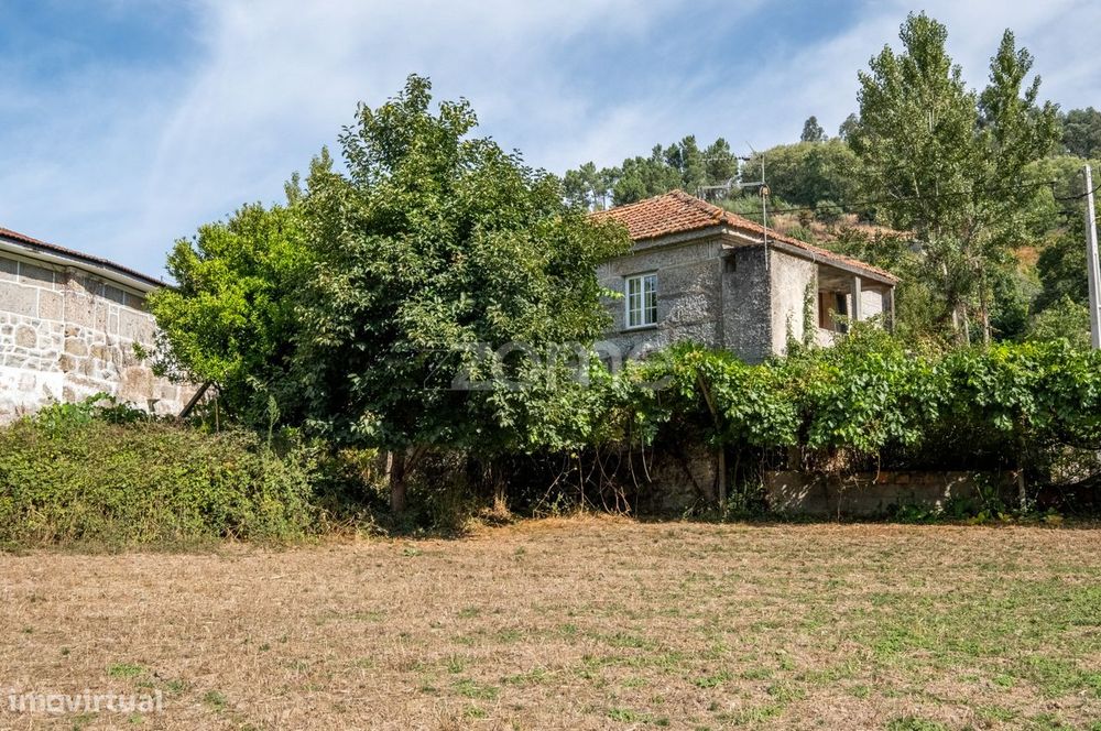 Quintinha com casa em pedra e terreno com 1.200 m2 - Gôve, Baião