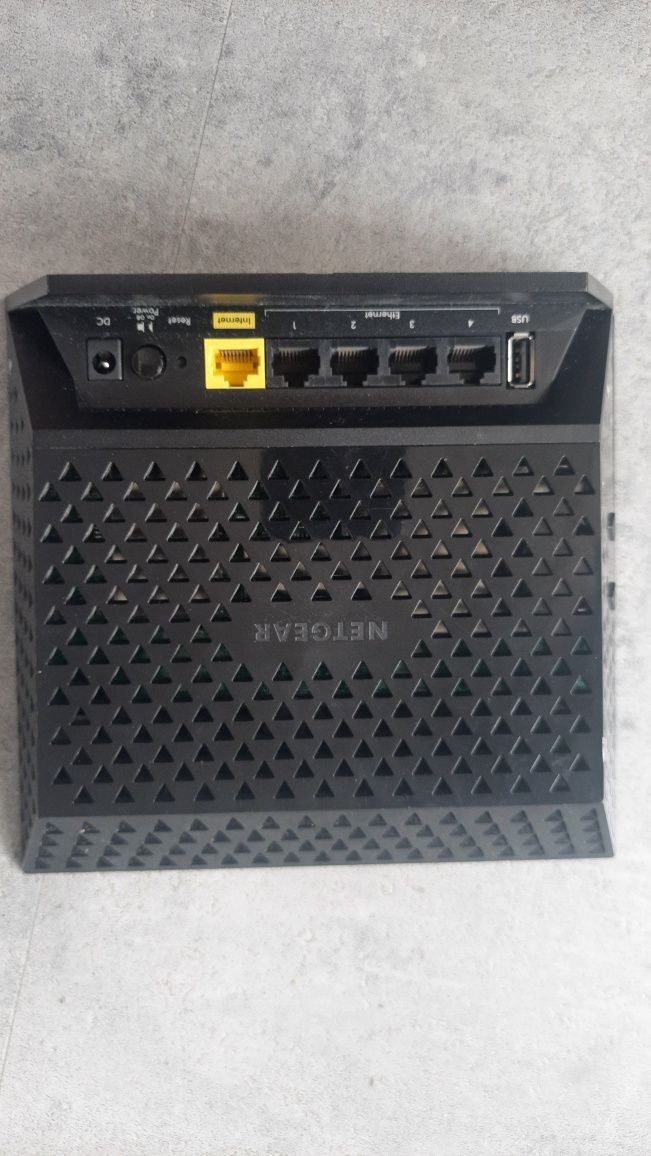 Router Netgear R6100, 1200Mb/s