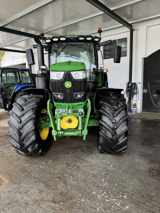 John deere 6215R
