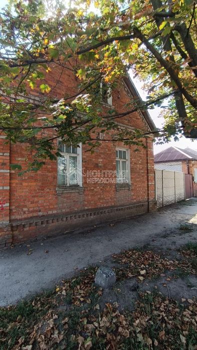 Продам будинок біля метро Спортивна  єВідновлення