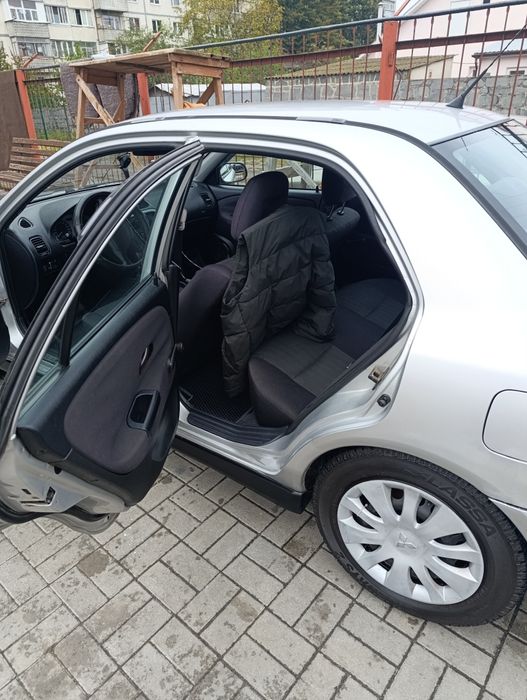 Продам Mitsubishi Carisma