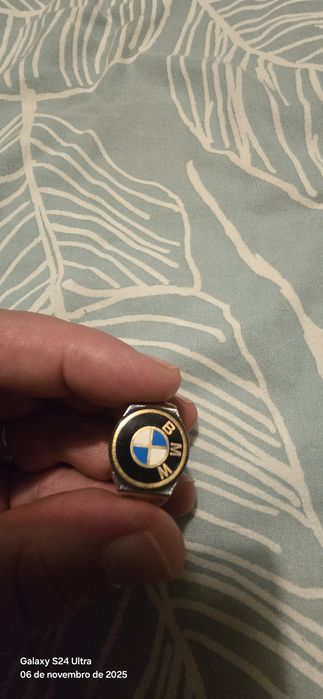 Anéis de prata com logotipo BMW e MERCEDEZ. Valor é para os dois anéis