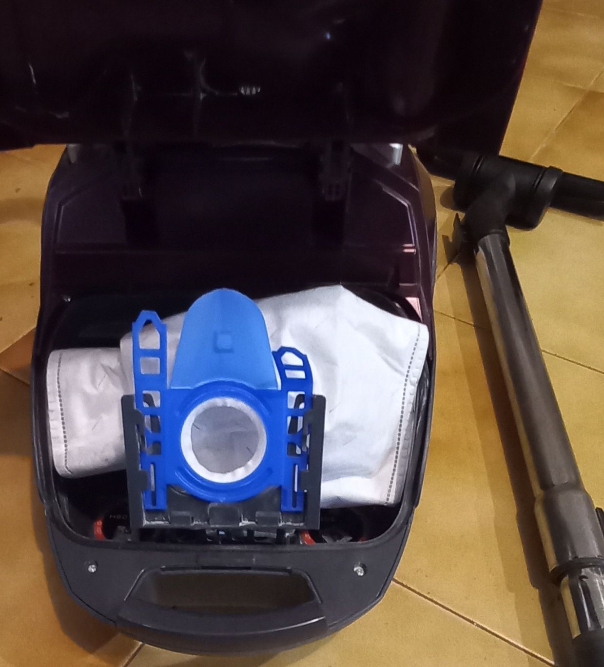 Aspirador Hoover a funcionar bem