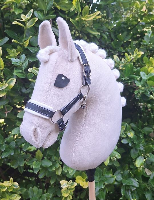 Piękny hobby horse- konik na patyku
