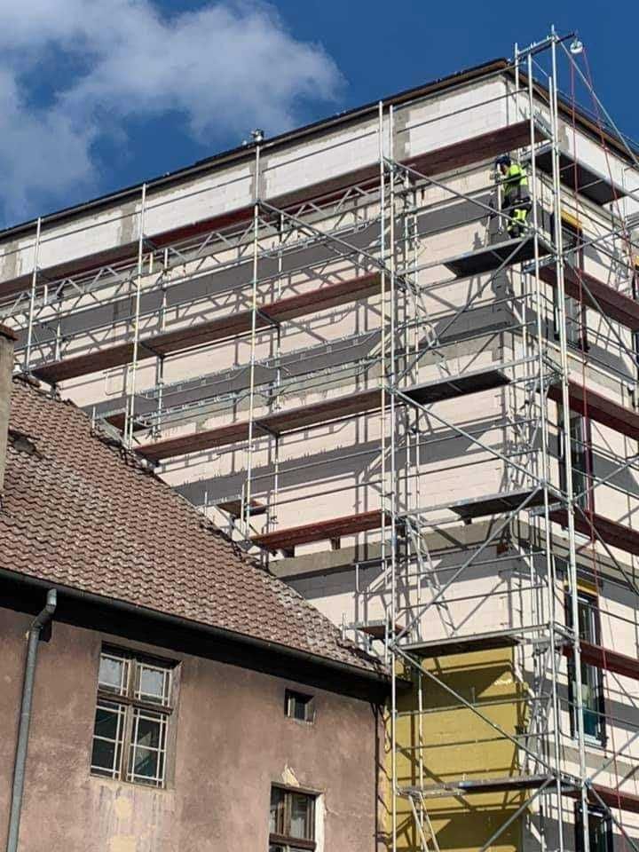 wynajem montaż rusztowania elewacyjne modułowe fasadowe przejezdne