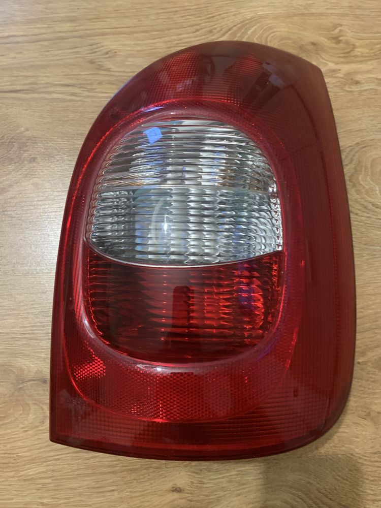 Lampa tylna prawa citroen xsara picasso