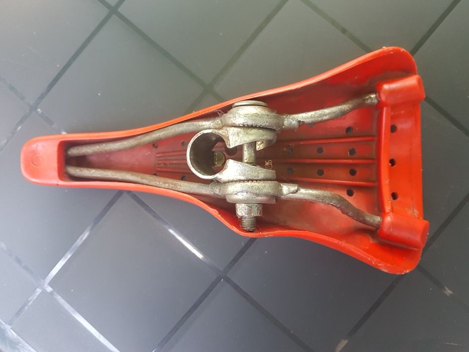 Czerwone siodełko rowerowe BMX oryginał