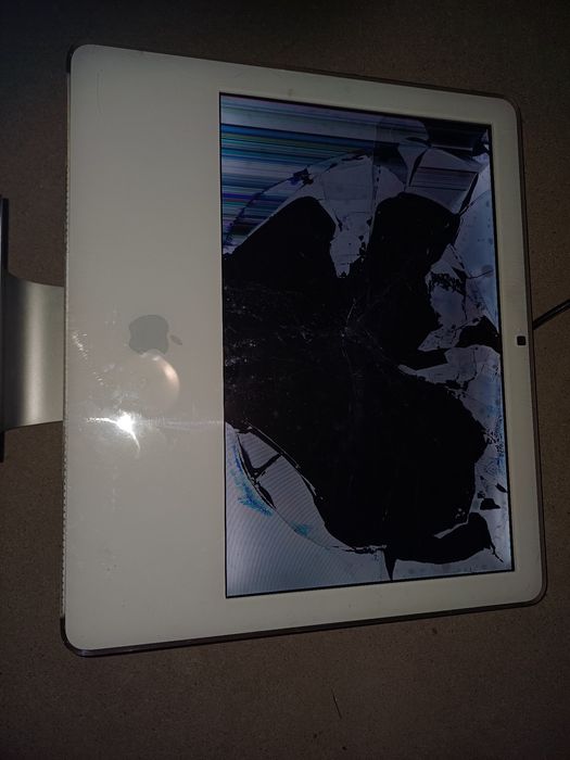 IMac uszkodzony na części
