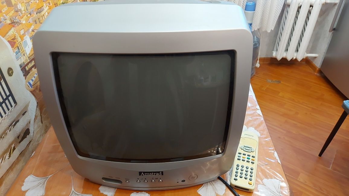 Телевизор AMSTRAD 36 см диагональ