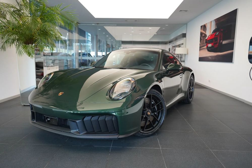 Porsche 911 Carrera 4 GTS - OX9L8H