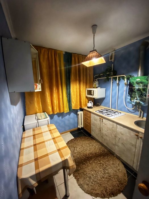 Посуточно, почасово 1 ком, 4 больница 40 лет,