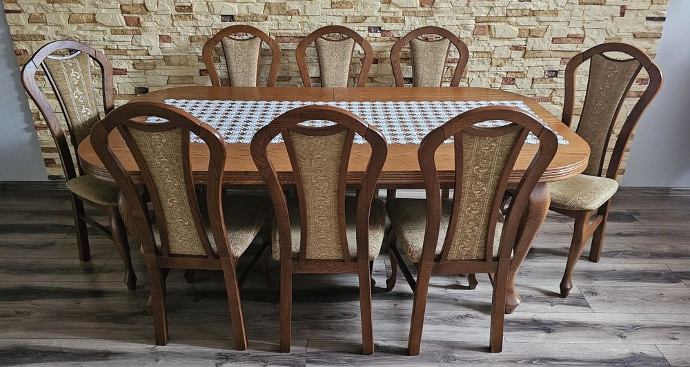 Stół rozkładany 8 krzeseł