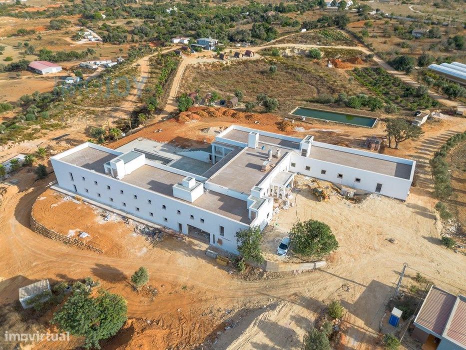 Hotel Rural em Construção com Vista Mar em Albufeira