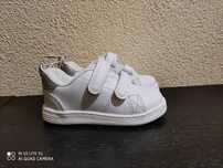 Sapatilhas Zippy novas n 21 e Meias c/sola de borracha