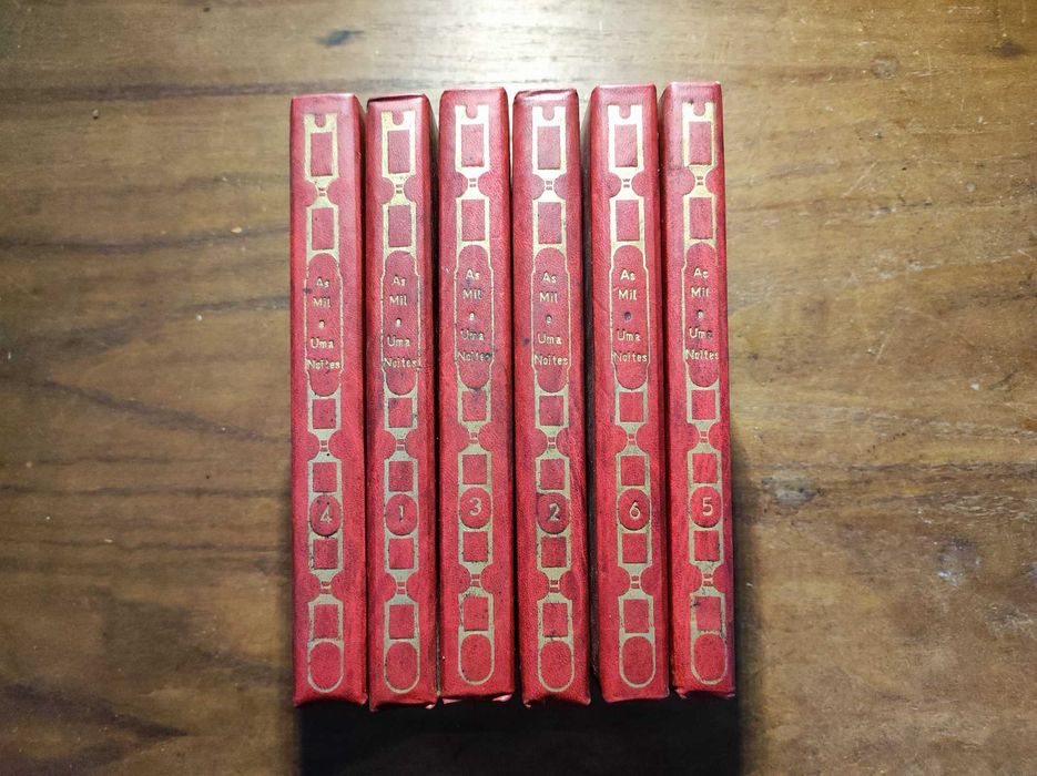 Coleção de seis volumes da obra "As Mil e Uma Noites"