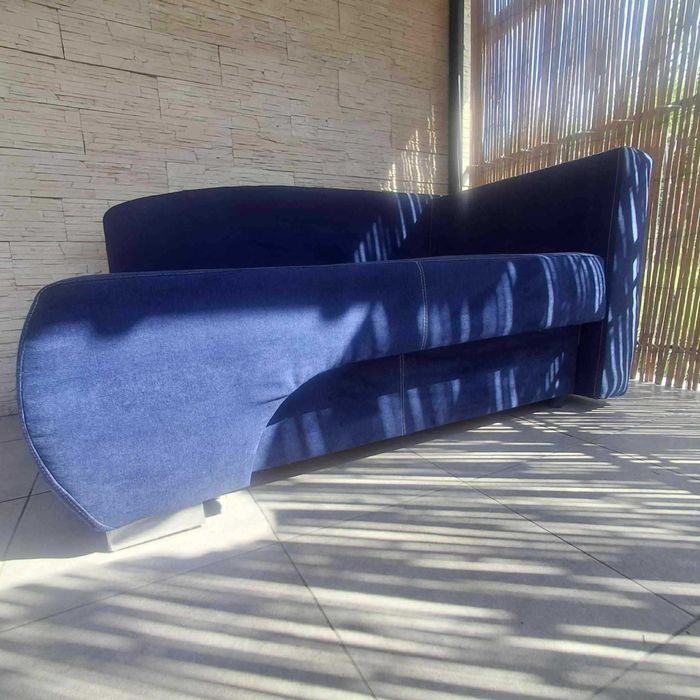 Rozkładana jednoosobowa kanapa