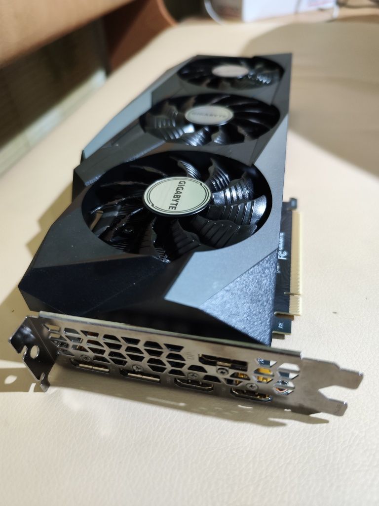 Відеокарта Gigabyte Gaming RTX 3080 10gb ddr6x arctic mx4