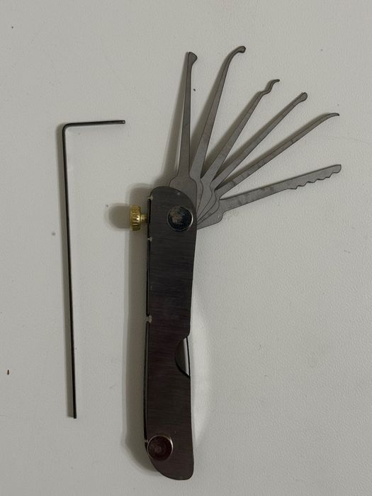 Брелок слюсарний 7 в 1