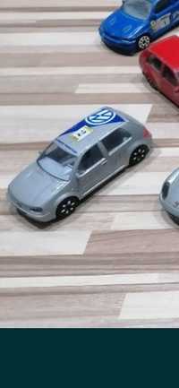 VW Golf 4 1/43 burago